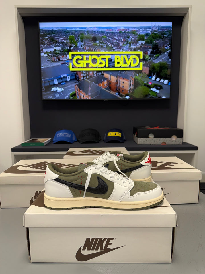 TRAVIS SCOTT X AIR JORDAN 1 RETRO LOW OG SP MEDIUM OLIVE