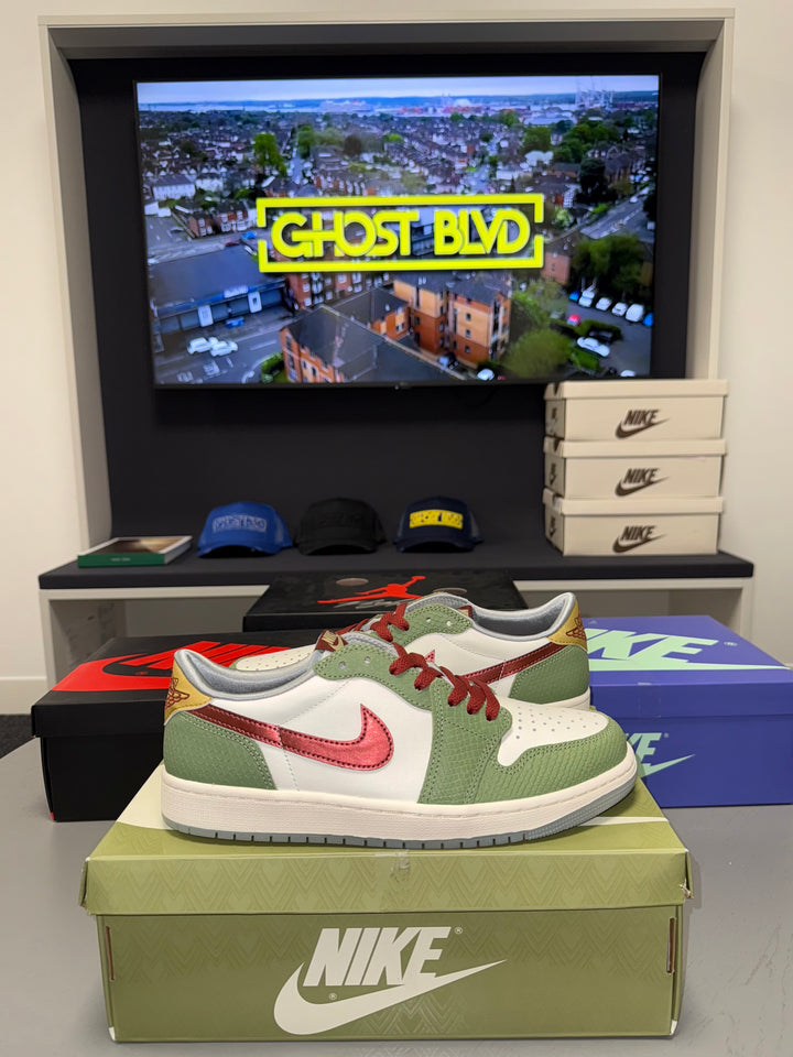 AIR JORDAN 1 RETRO LOW OG YEAR OF THE DRAGON