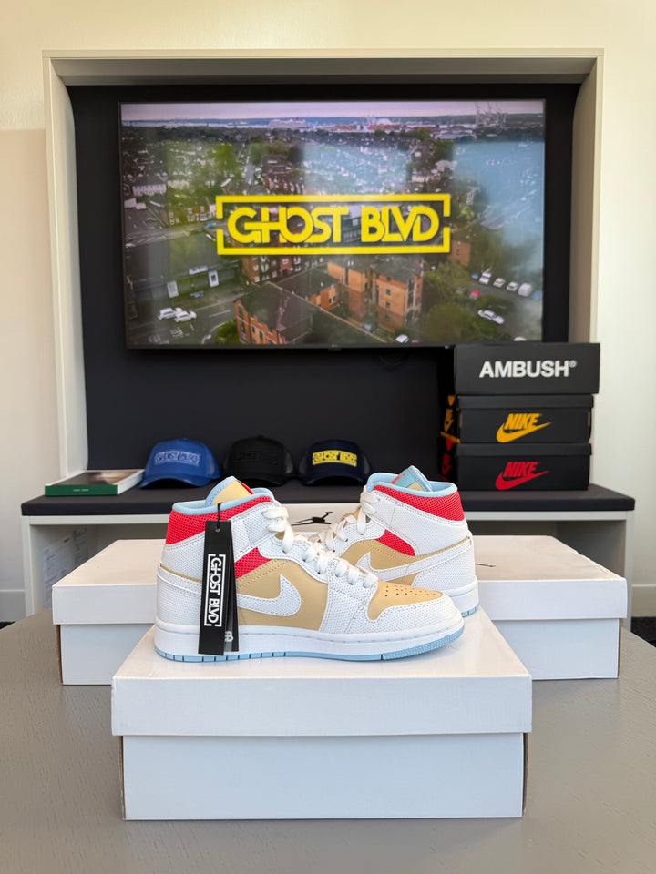 WMNS AIR JORDAN 1 MID SE SESAME