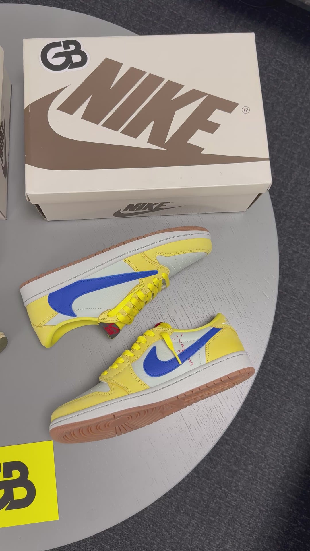 TRAVIS SCOTT X AIR JORDAN 1 RETRO LOW OG SP CANARY