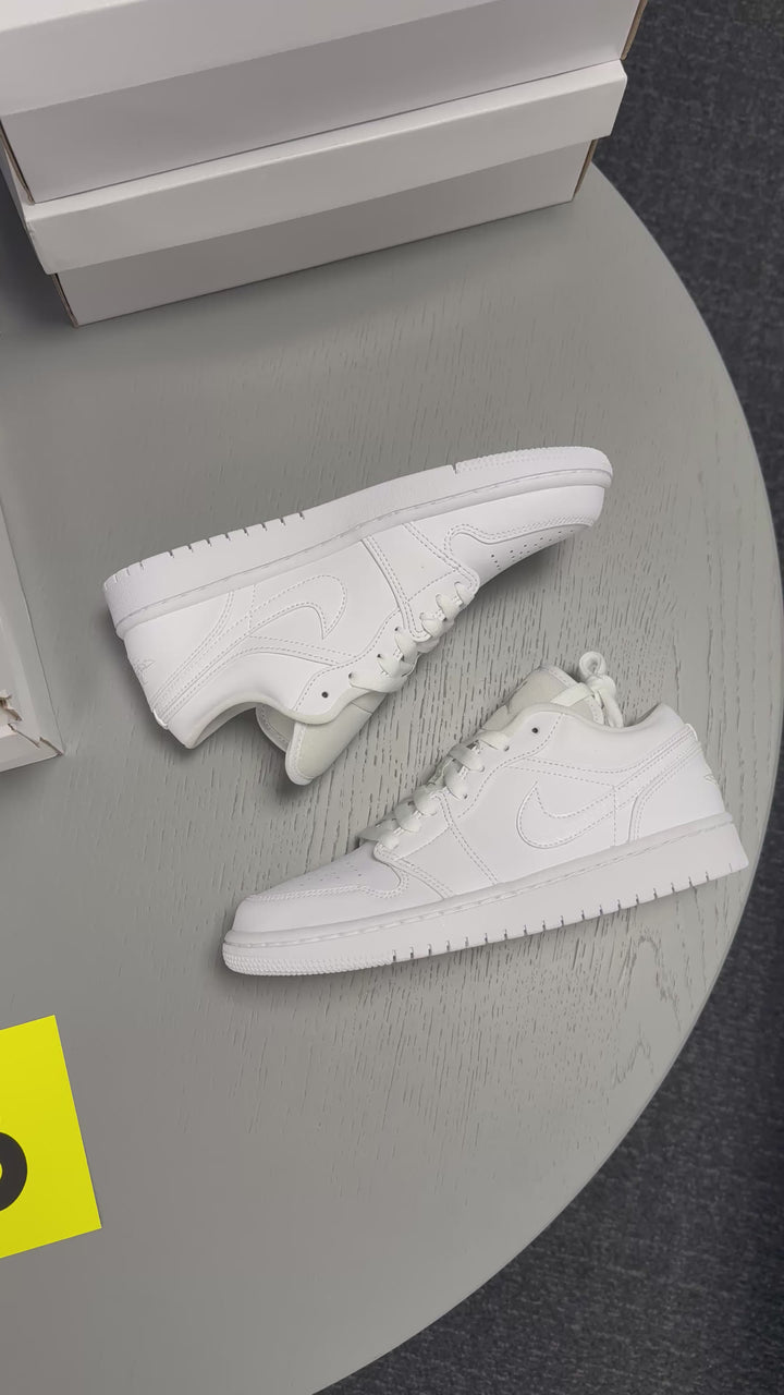 WMNS AIR JORDAN 1 LOW TRIPLE WHITE