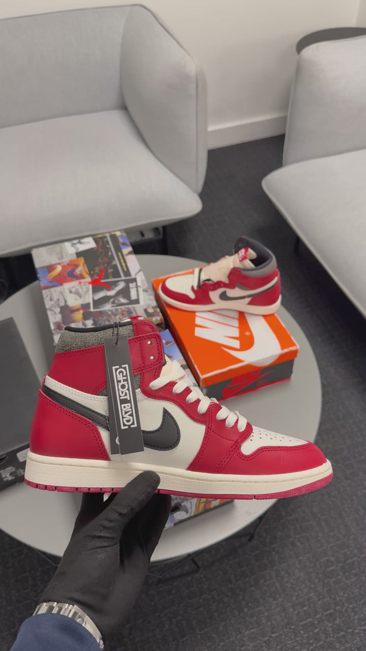 AIR JORDAN 1 RETRO HIGH OG CHICAGO LOST & FOUND