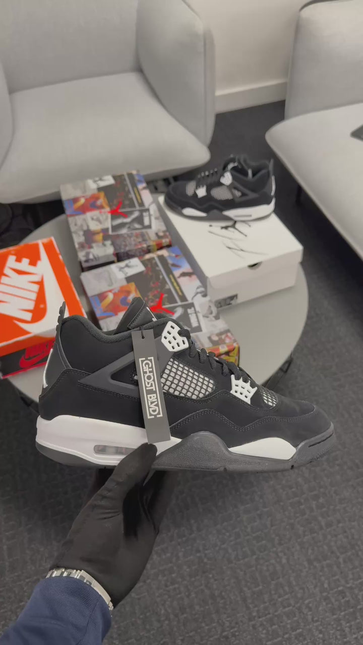 Air Jordan 4 White Thunder